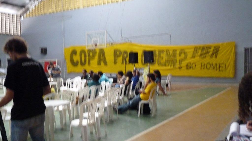 Comitê Popular da Copa lança livro em São Paulo