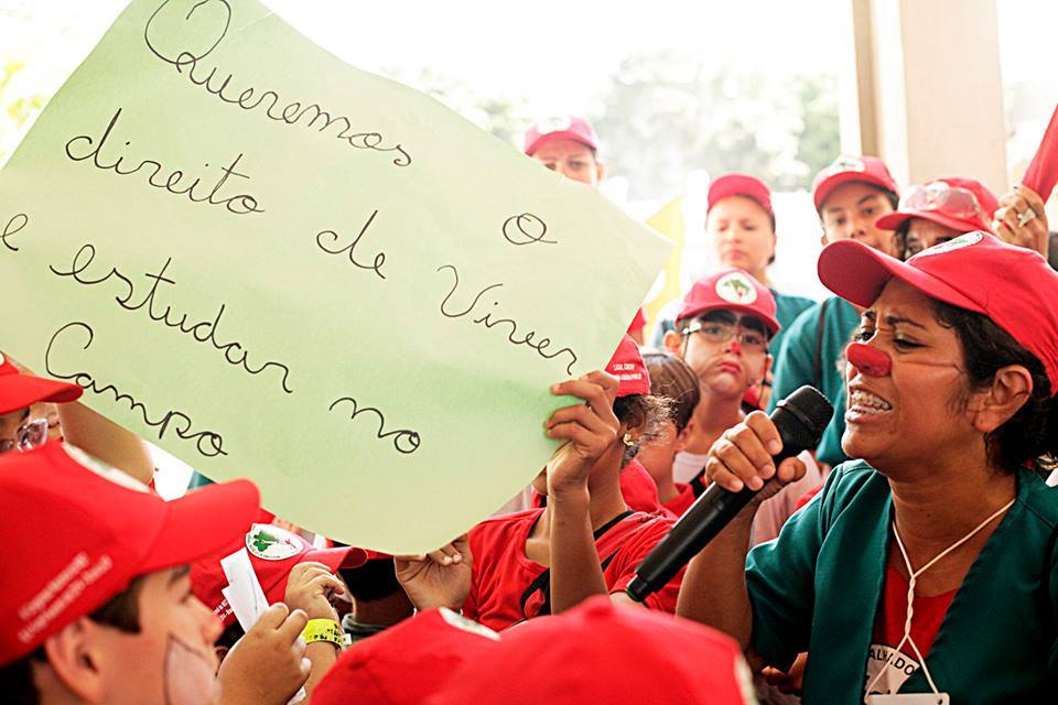 Seminário debate direito a educação de crianças sem terra