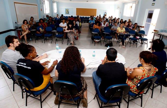 Roda de Conversa reúne comunicadores e ativistas