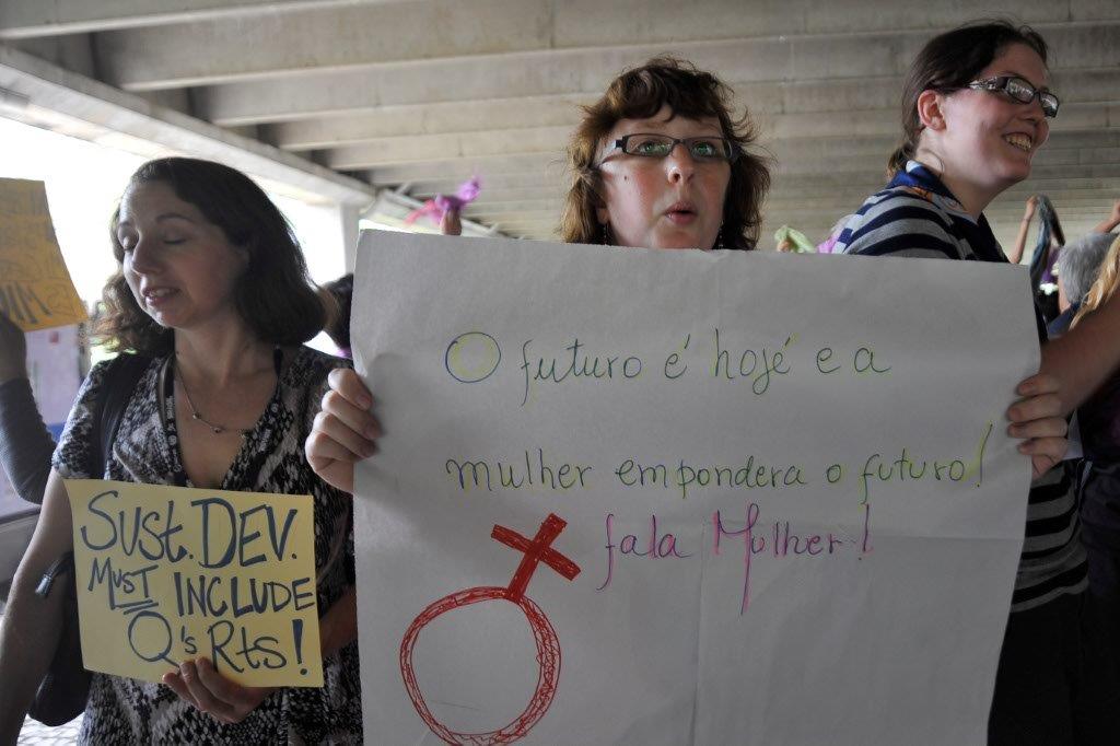 No Dia Internacional da Mulher, trabalhamos por #NenhumDireitoAMenos